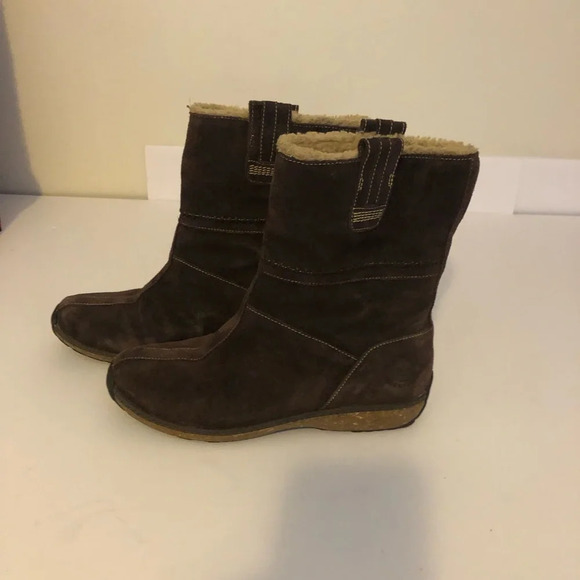 Timberland Womens Winter Boots Size 8.5 Mid Calf Brown Suede Pull on Sherling - Picture 1 of 7